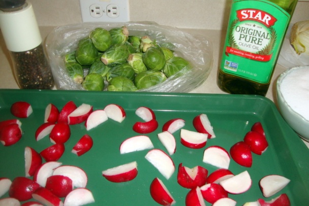 Losos a restovaný ružičkový kel s reďkovkami (fotorecept) - obrázok 1