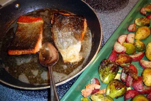 Losos a restovaný ružičkový kel s reďkovkami (fotorecept) - obrázok 6