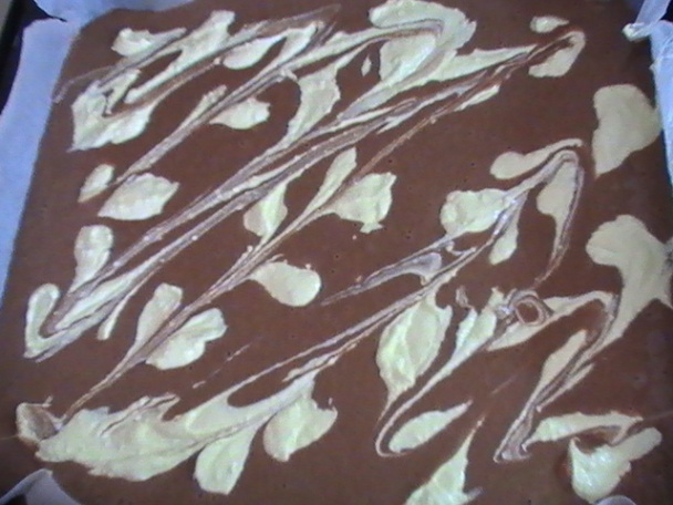 Hrnčekový perníkový koláč s tvarohom a ovocím (fotorecept) - obrázok 1