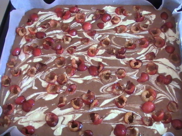 Hrnčekový perníkový koláč s tvarohom a ovocím (fotorecept) - obrázok 2