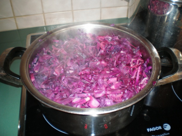 Dusená červená kapusta s jablkami - obrázok 2