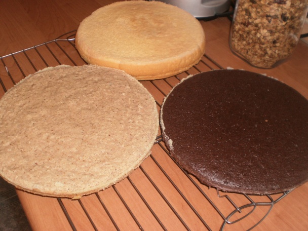 Skladaná orechová torta - obrázok 4