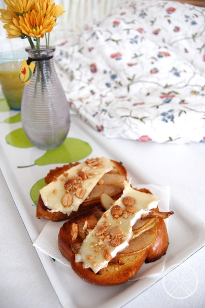 Vianočka s hruškou a syrom Brie - obrázok 4