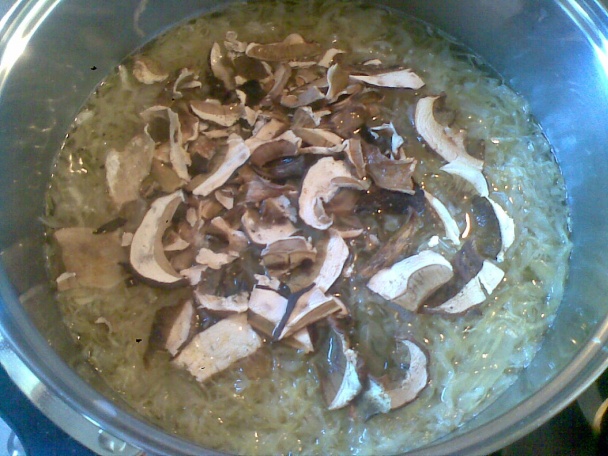 Kapustová polievka s hubami, nakyslo (fotorecept) - obrázok 3