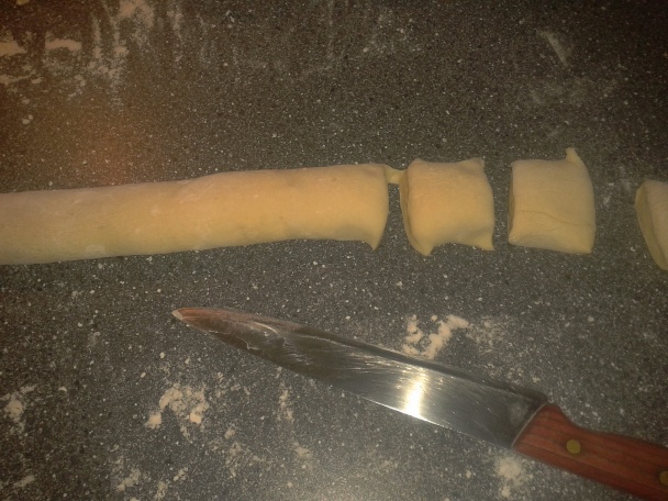 Pomaly pečená kačka s kapustou na červenom víne a karamele so zemiakovými lokšami (fotorecept) - obrázok 13