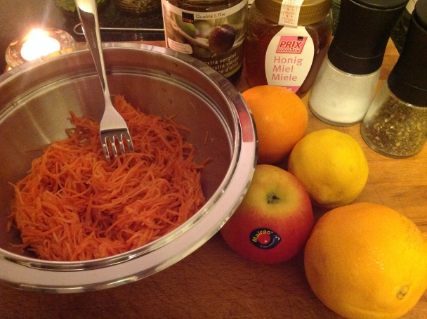 Mrkvový šalát s jablkom a pomarančom - obrázok 1