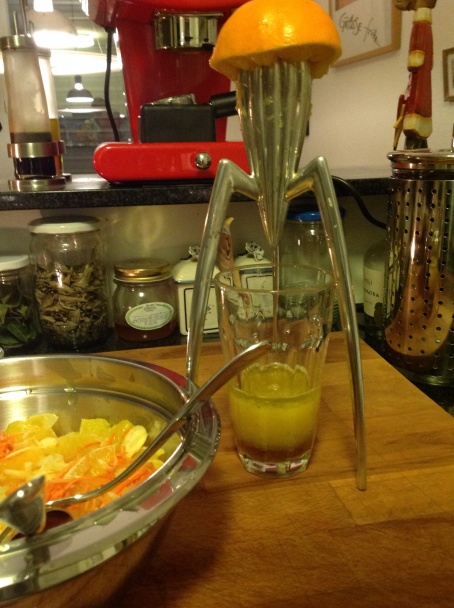 Mrkvový šalát s jablkom a pomarančom - obrázok 2