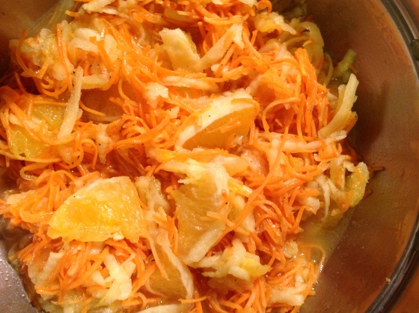 Mrkvový šalát s jablkom a pomarančom - obrázok 3