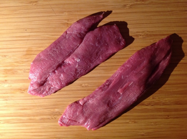 Srnčie rezne s tekvicovými nočkami a hríbovou omáčkou (fotorecept) - obrázok 1