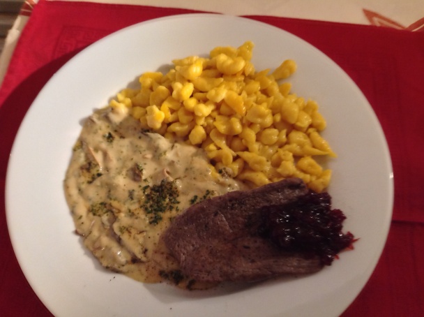 Srnčie rezne s tekvicovými nočkami a hríbovou omáčkou (fotorecept) - obrázok 7