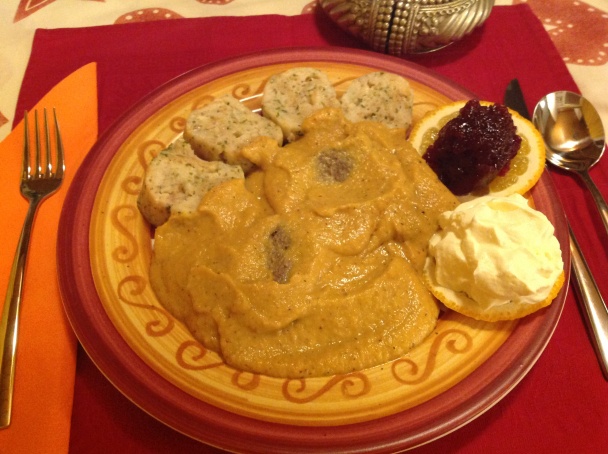 Srnčie na smotane so žemľovou knedľou (fotorecept) - obrázok 6