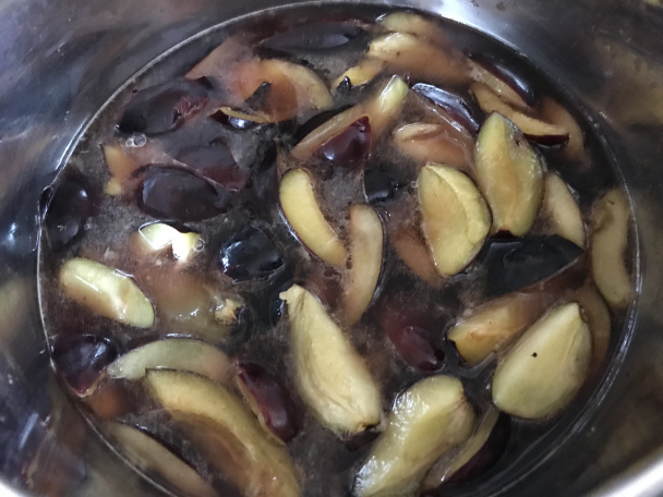 Slivkový rozvar na víne (fotorecept) - obrázok 2