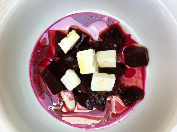 Sýty cviklový šalát s fetou - obrázok 4