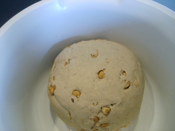 Chlieb s vlašskými orechmi (fotopostup) - obrázok 3