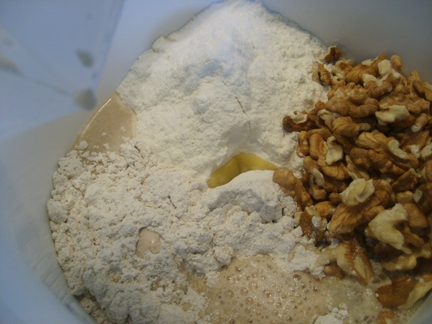 Chlieb s vlašskými orechmi (fotopostup) - obrázok 1