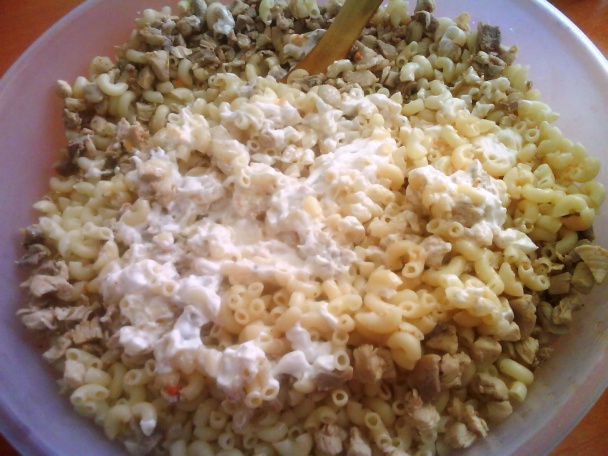 Kurací šalát s cestovinou - obrázok 4