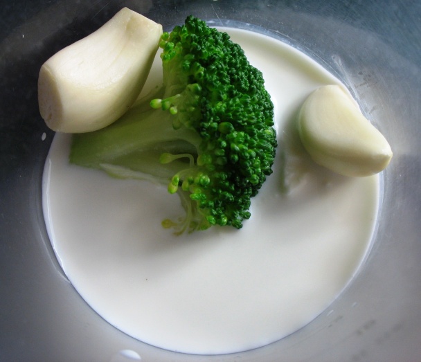 Brokolica s cesnakovo syrovým krémom (fotorecept) - obrázok 3