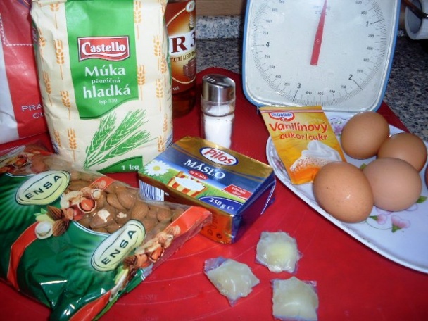 Vrstvená mandľová štóla (fotorecept) - obrázok 1