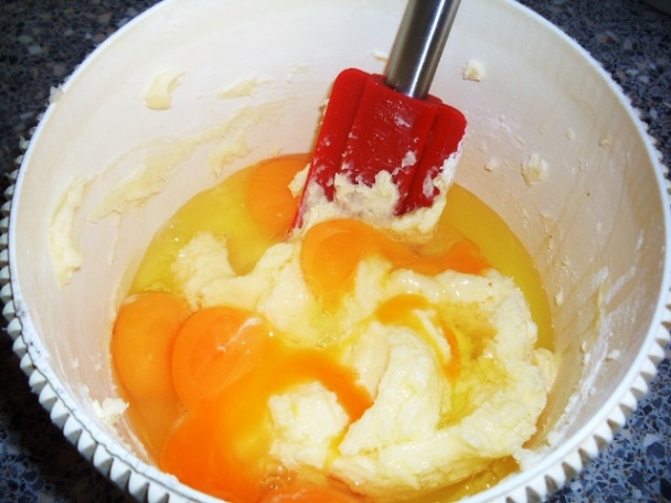 Vrstvená mandľová štóla (fotorecept) - obrázok 5