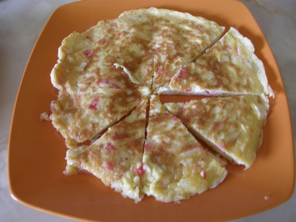 Omeletové syrové kúsky s krabími tyčinkami (fotorecept) - obrázok 4