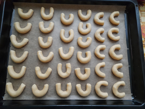 Vanilkové rožky s mandľami - obrázok 1