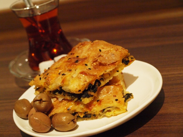 Ispanaklı börek (Špenátový borek)  - obrázok 9
