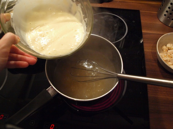 Yoğurtlu köfte - Bulgurové guličky v jogurtovej omáčke s cícerom a mäsom (fotorecept) - obrázok 8