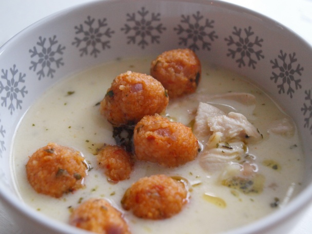 Yoğurtlu köfte - Bulgurové guličky v jogurtovej omáčke s cícerom a mäsom (fotorecept) - obrázok 10