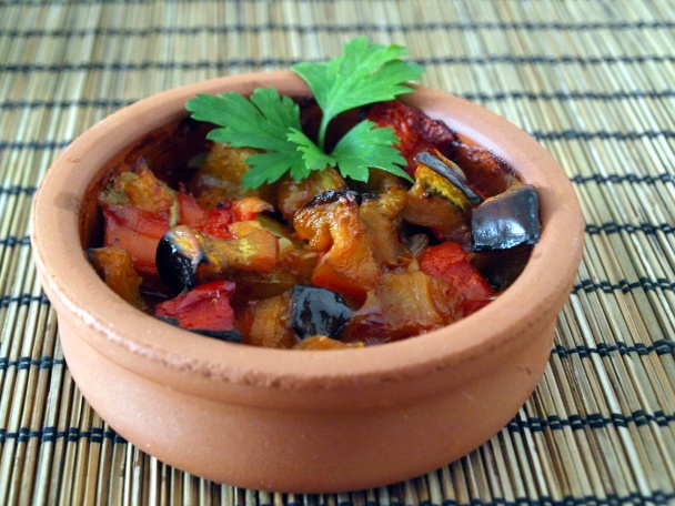 Sebzelı güveç (dusená zelenina) - obrázok 3