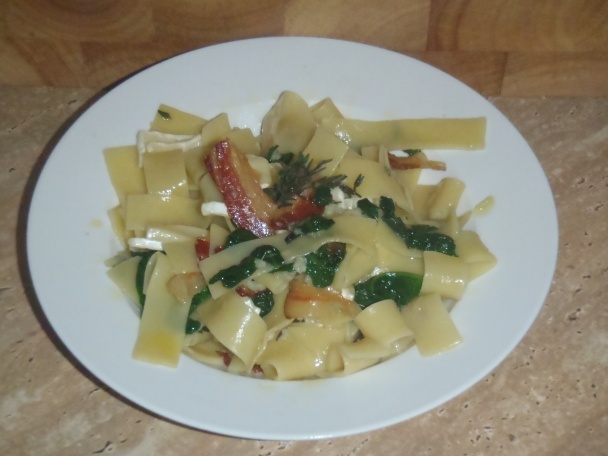 Pappardelle so špenátom, slaninou a syrom Brie - obrázok 3
