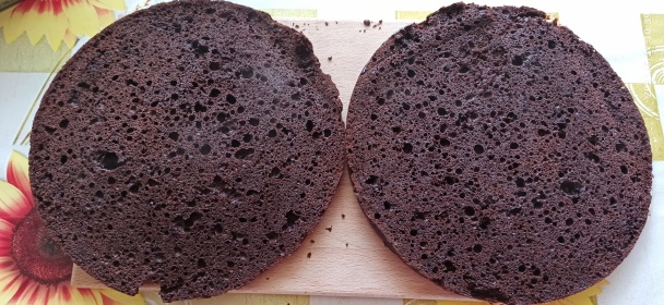 Čokoládová torta s tvarohovým krémom a datľami (fotorecept) - obrázok 2
