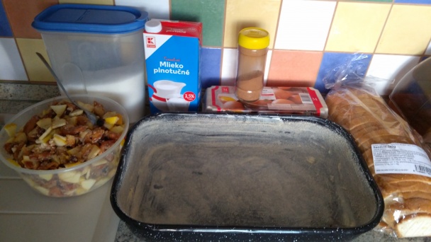 Jablková žemľovka z rožkov alebo zo sendviča (fotorecept) - obrázok 1
