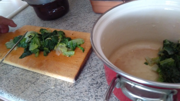 Šalata s celými zemiakmi omastenými slaninou (fotorecept) - obrázok 10