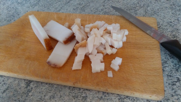 Šalata s celými zemiakmi omastenými slaninou (fotorecept) - obrázok 12