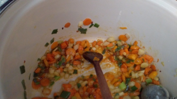 Karfiolová polievka so zeleninou, zemiakmi a s haluškami (fotorecept) - obrázok 4