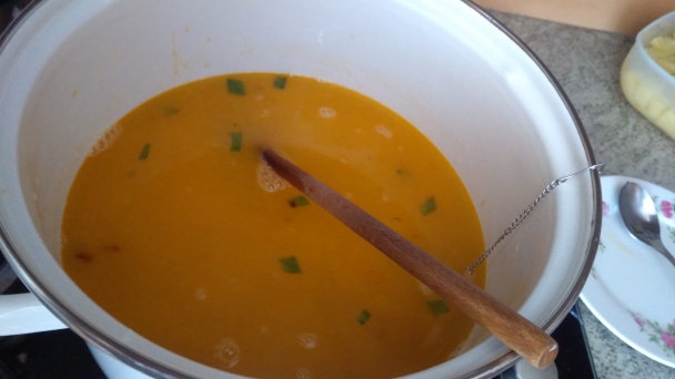 Karfiolová polievka so zeleninou, zemiakmi a s haluškami (fotorecept) - obrázok 5