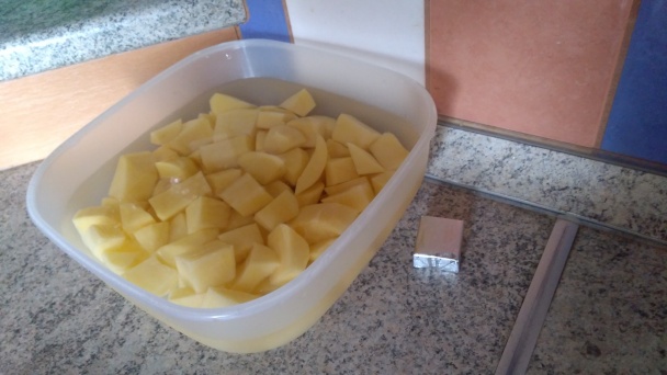 Karfiolová polievka so zeleninou, zemiakmi a s haluškami (fotorecept) - obrázok 6