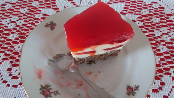 Jahodová krémová želé torta (fotorecept) - obrázok 11