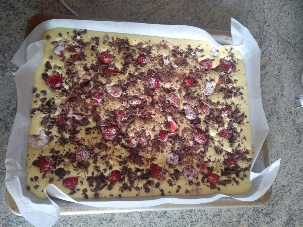 Jahodový koláč s čokoládou - obrázok 2