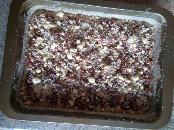 Slivkový hrnčekový koláč s mrveničkou  - obrázok 2