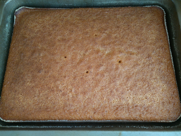 Hrnčekový koláč s krupicou a domácim džemom  - obrázok 2