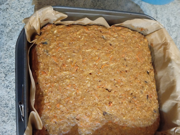 Jablkovo-mrkvový koláč s citrónovou polevou - obrázok 3