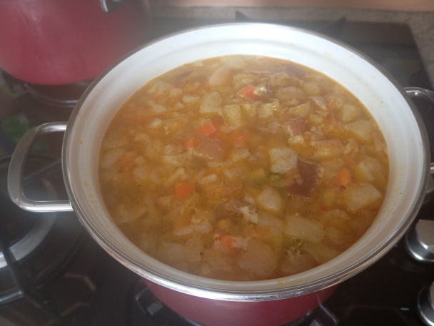 Chlebová polievka so zeleninou a sušenými hríbmi - obrázok 5