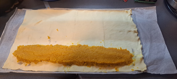 Teľacie medailóniky na jahodovej omáčke s dvojfarebnou štrúdľou (fotorecept) - obrázok 3