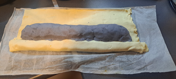 Teľacie medailóniky na jahodovej omáčke s dvojfarebnou štrúdľou (fotorecept) - obrázok 4