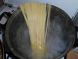 Spaghetti con cantarelli - špagety s kuriatkami (fotorecept) - obrázok 3