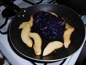 Balíčky z červenej kapusty, plnené teplým šalátom z červenej šošovice, hríbov a bizalmov (fotorecept - obrázok 5