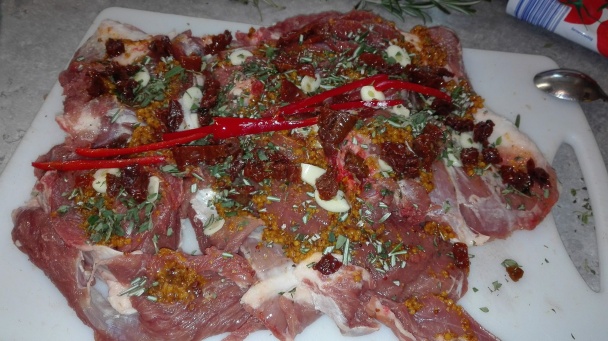 Jahňacie pliecko s rozmarínom, tymianom a červenou cibuľou (fotorecept) - obrázok 3