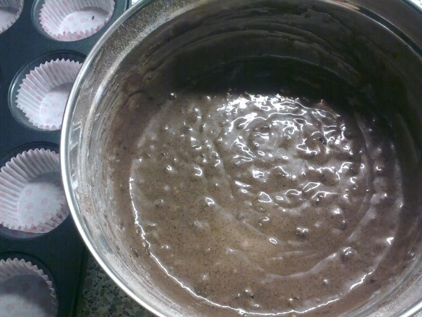 Kakaové muffiny s kúskami čokolády - obrázok 1