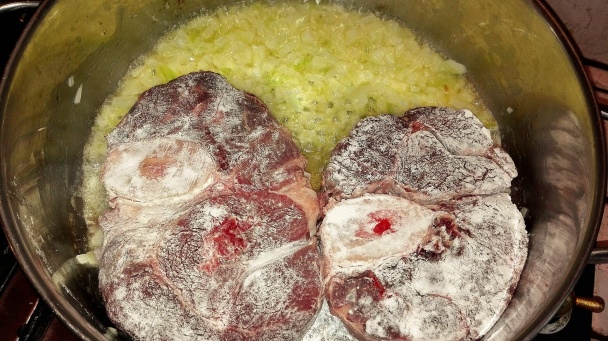 Ossobuco alla milanese s gremoládou a grilovanou polentou (fotorecept) - obrázok 2